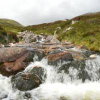 Popis: Cairngorm, sestup z Lochnagaru, potok Glas Allt