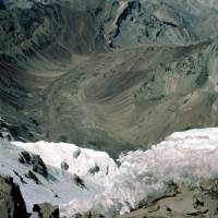 Popis: Na vrcholu Aconcaguii (6959 m), pohled do jižní stěny