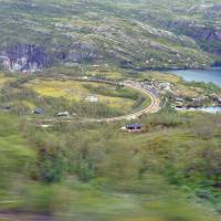 Popis: Z vlaku Oslo-Bergen, Flamska dráha - z hor dolů k fjordu